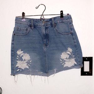 Cute floral denim skirt